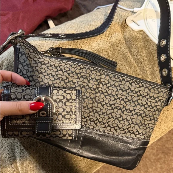 Black COACH Patterned Wallet - Picture 4 of 4